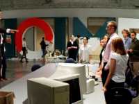 �������