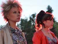 ����� ����