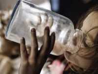 ����� ����