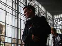 ����� ����