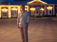 ����� ����