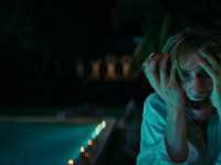 ����� ����